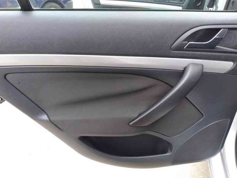 ŠKODA OCTAVIA 1.9 TDI ELEGANCE 77kW ČR,1.MAJITEL,SERVISKA - foto 32