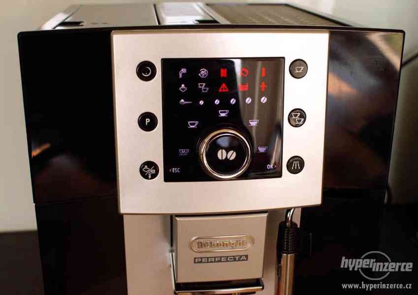Prodám espresso DeLonghi ESAM 5400 Perfecta TOP stav - foto 3