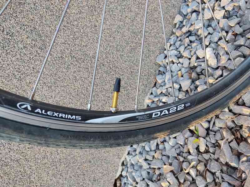 Fitness kolo Giant FCR 1w - foto 3