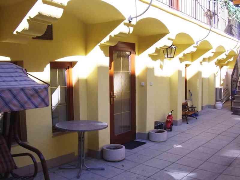 Pronájem bytu 3+kk v centru Znojma Obroková - foto 6