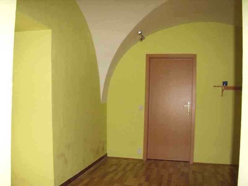 Pronájem bytu 3+kk v centru Znojma Obroková - foto 3