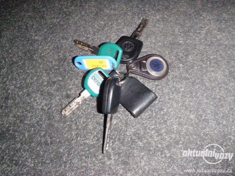 Volkswagen Golf 1.6, benzín, vyrobeno 2000, el. okna, STK, centrál, klima - foto 4