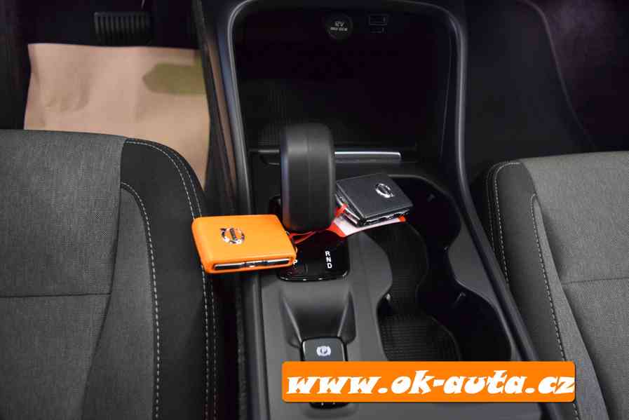 Volvo XC40 B3 120 kW 2022 - DPH - foto 17