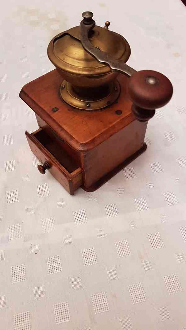 Starožitný dřevěný mlýnek na kávu Leinbrocks Reform - foto 3