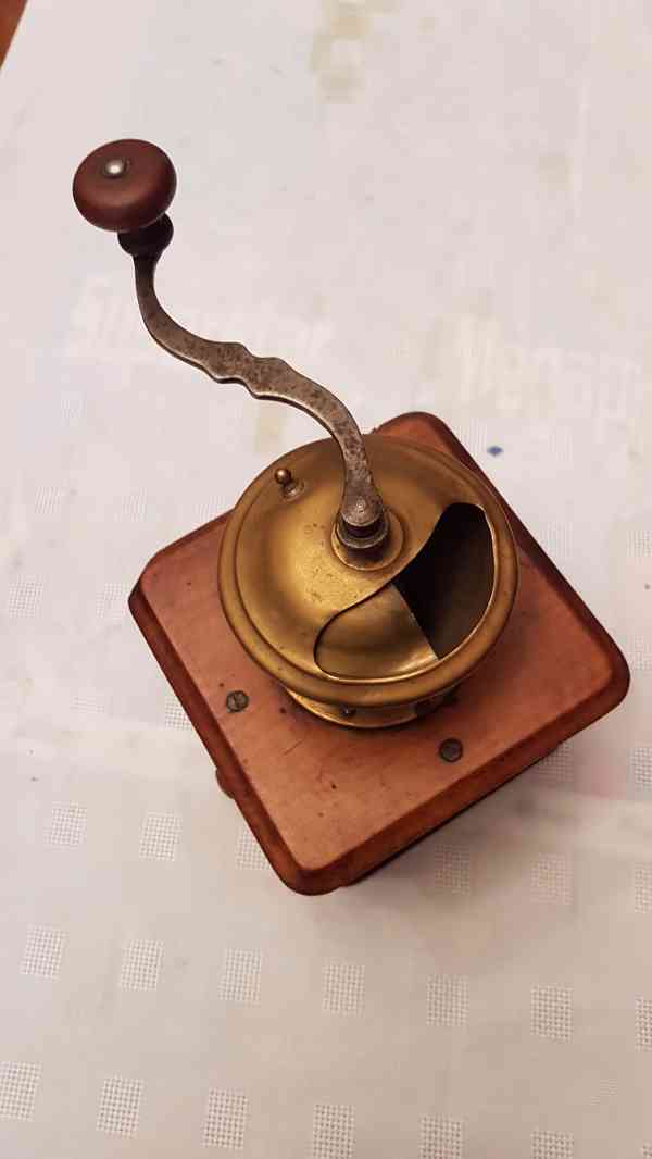 Starožitný dřevěný mlýnek na kávu Leinbrocks Reform - foto 5