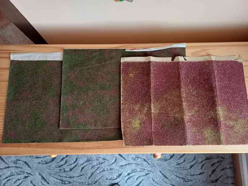 Travní koberce 50x32 cm  3 kusy - foto 1