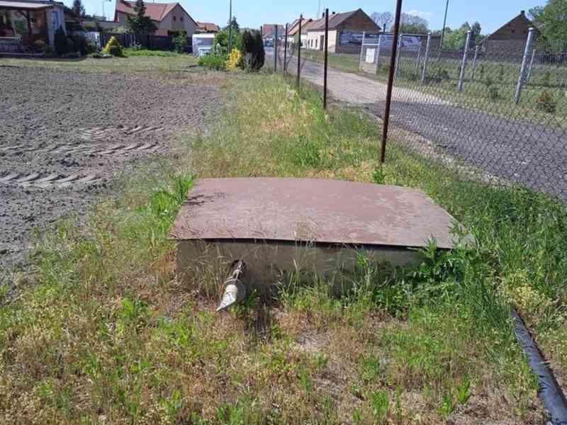 Prodej stavebního pozemku 2600 m2-Bechlín - foto 6