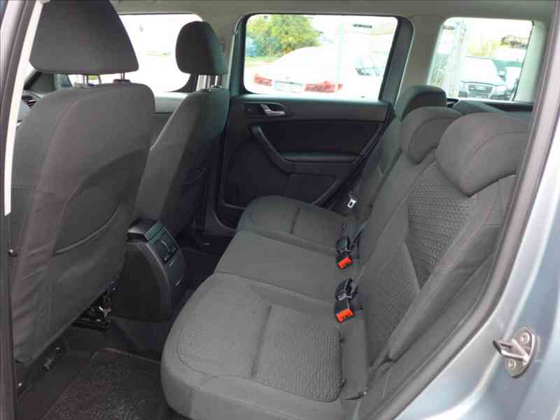 Škoda Yeti 1,2 TSi XENONY,DIGI AC,1.MAJ - foto 6