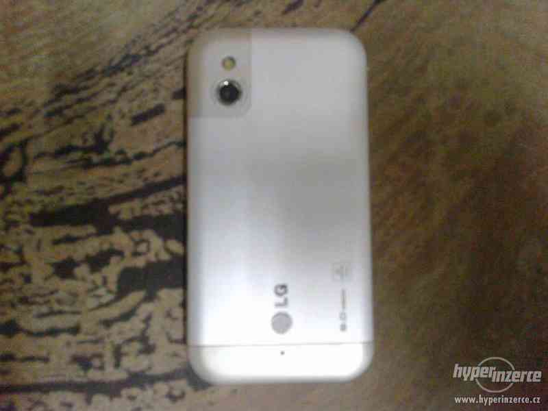 LG KM900 Arena - foto 2