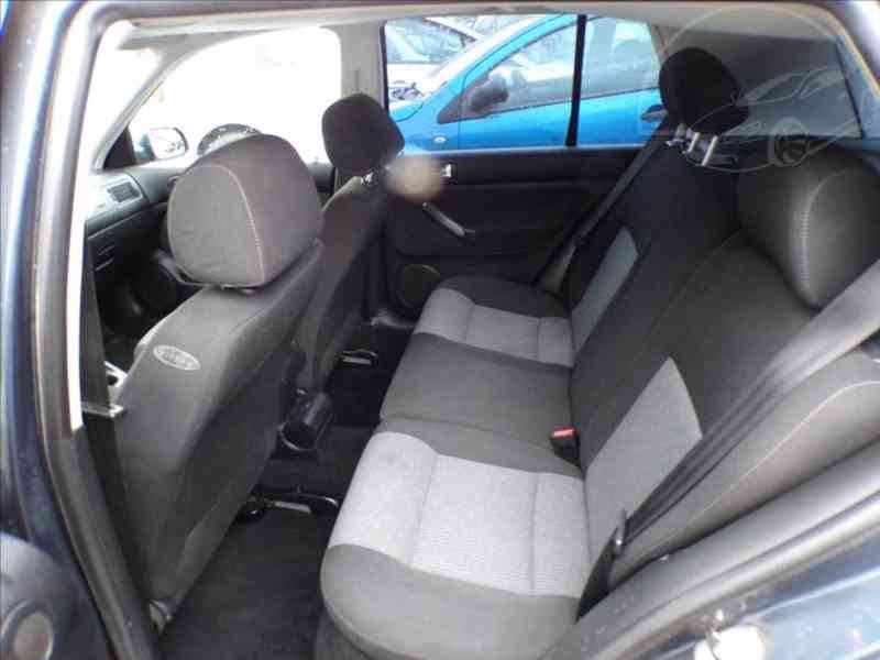 Volkswagen Golf 1,6 16V TAŽNÉ ZAŘÍZENÍ - foto 8