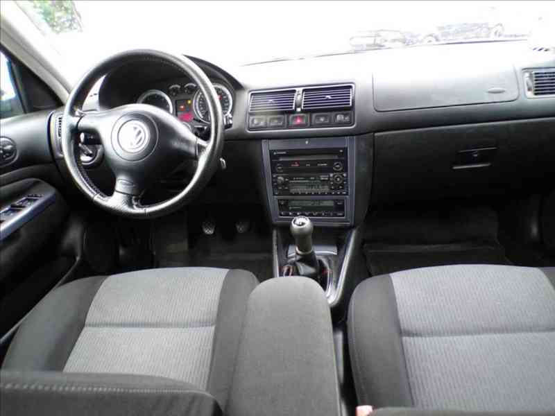 Volkswagen Golf 1,6 16V TAŽNÉ ZAŘÍZENÍ - foto 5
