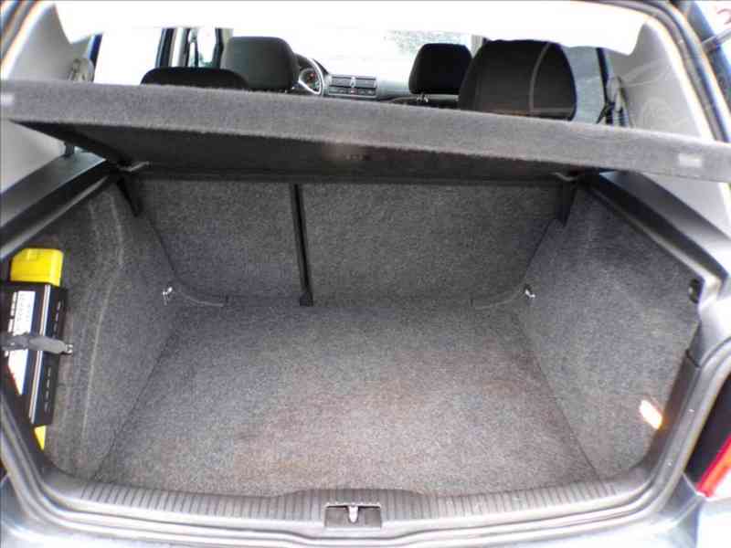 Volkswagen Golf 1,6 16V TAŽNÉ ZAŘÍZENÍ - foto 9