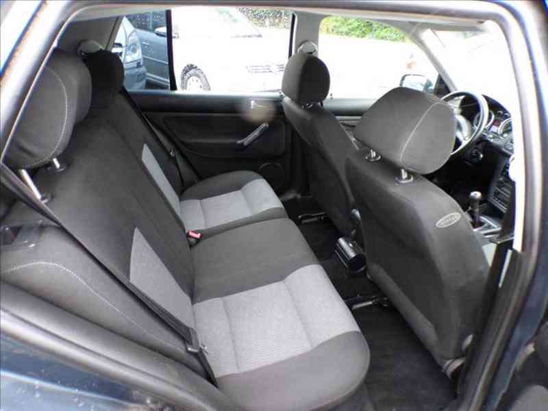 Volkswagen Golf 1,6 16V TAŽNÉ ZAŘÍZENÍ - foto 10