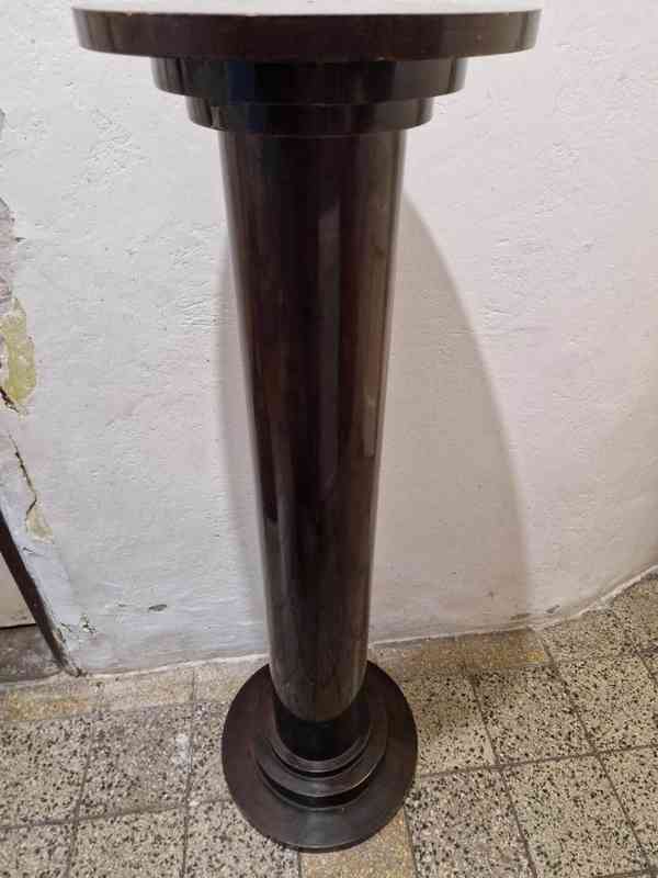 Krásný masivní dřevěný Sloup Podstavec 124cm - foto 3