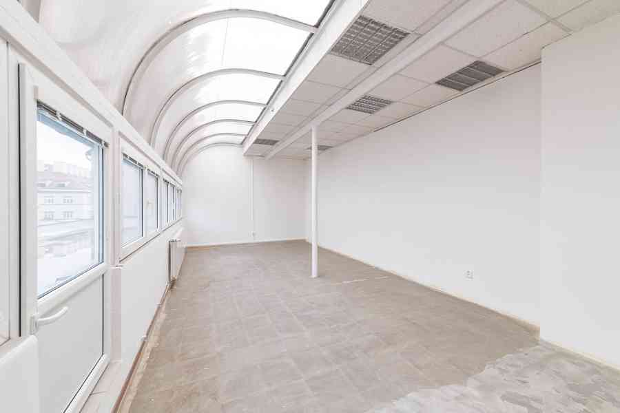 Nájem kanceláří 93 m2, 3.patro,  PRAHA 8 HARFA  (u O2 ARENY) - foto 2