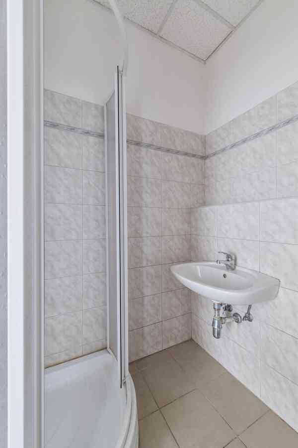 Nájem kanceláří 93 m2, 3.patro,  PRAHA 8 HARFA  (u O2 ARENY) - foto 6