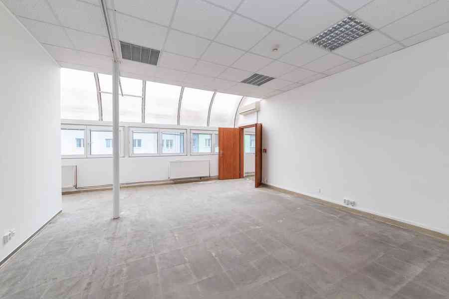 Nájem kanceláří 93 m2, 3.patro,  PRAHA 8 HARFA  (u O2 ARENY) - foto 1