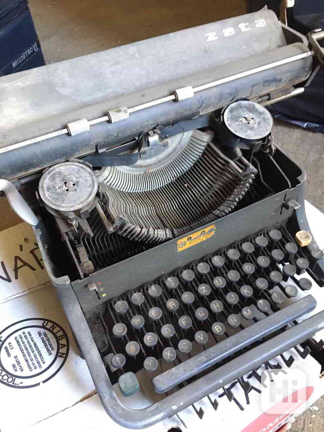 Historické psací stroje - foto 1