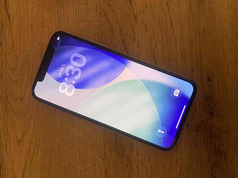 iPhone 11 Pro 64 GB - Perfektní stav - foto 2