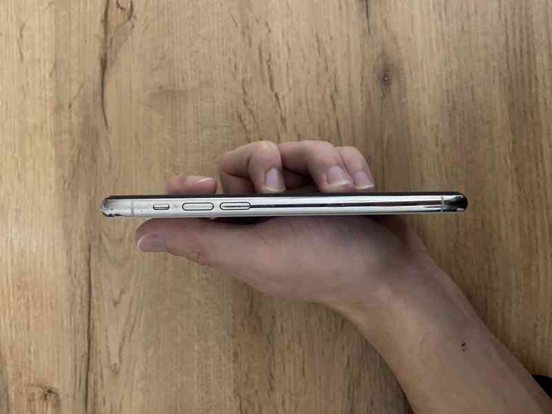 iPhone 11 Pro 64 GB - Perfektní stav - foto 4