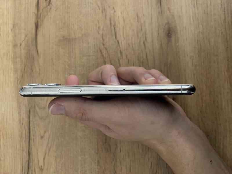 iPhone 11 Pro 64 GB - Perfektní stav - foto 3