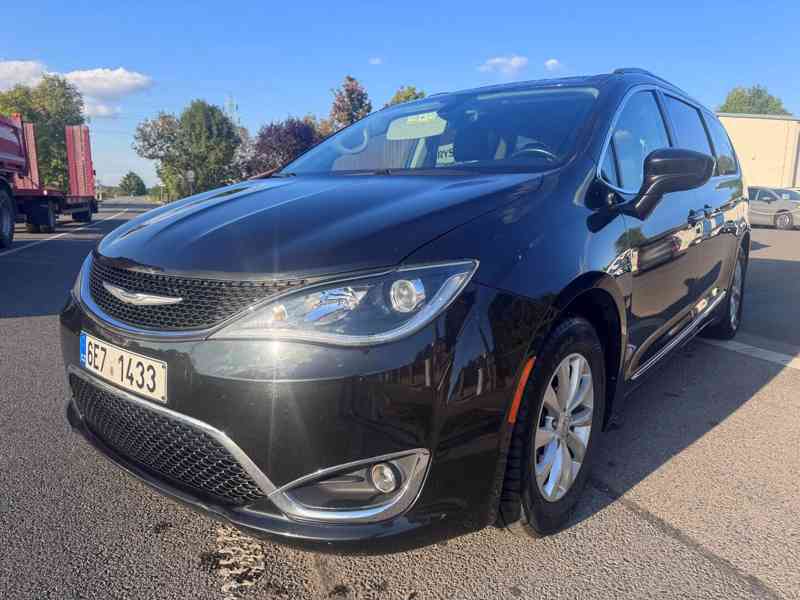 Chrysler Pacifica 3,6 RU Touring L Kůže 2018 DPH - foto 6