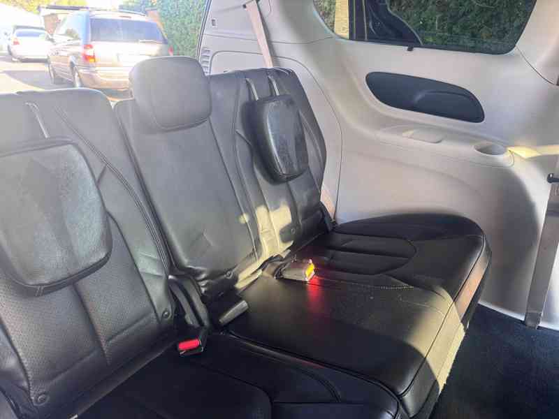 Chrysler Pacifica 3,6 RU Touring L Kůže 2018 DPH - foto 10