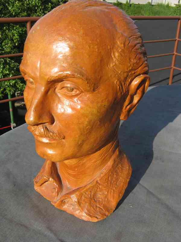 Busta pálená hlína , autor Josef Havlíček