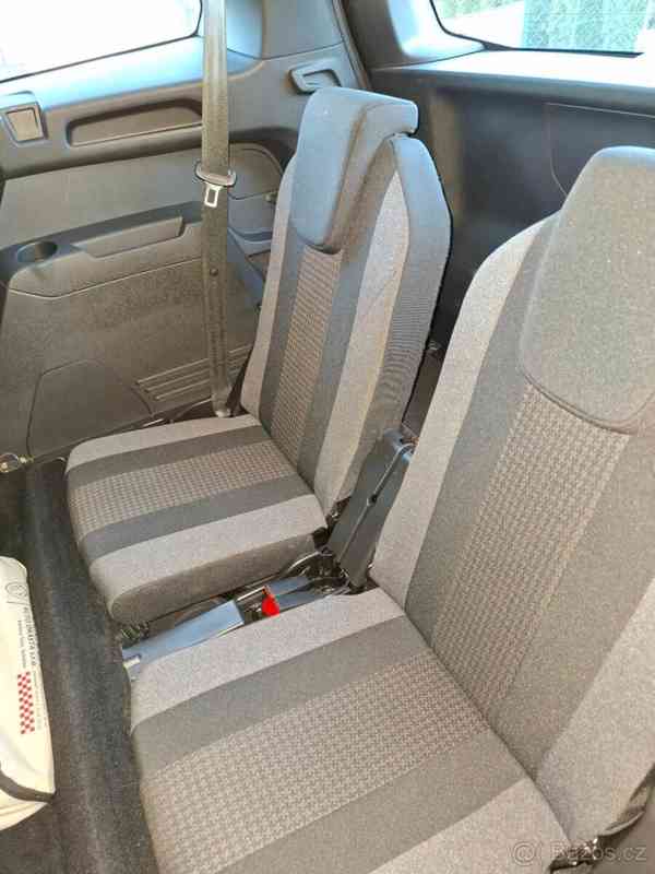 Peugeot 5008 1,2   PureTech 130k , 7 míst , 2021 - foto 4