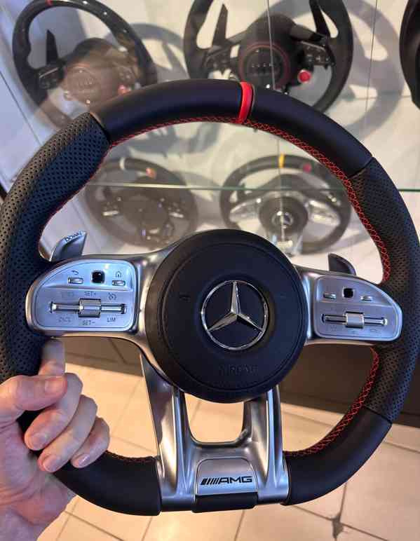 MERCEDES BENZ AMG - VOLANT (KUZE)