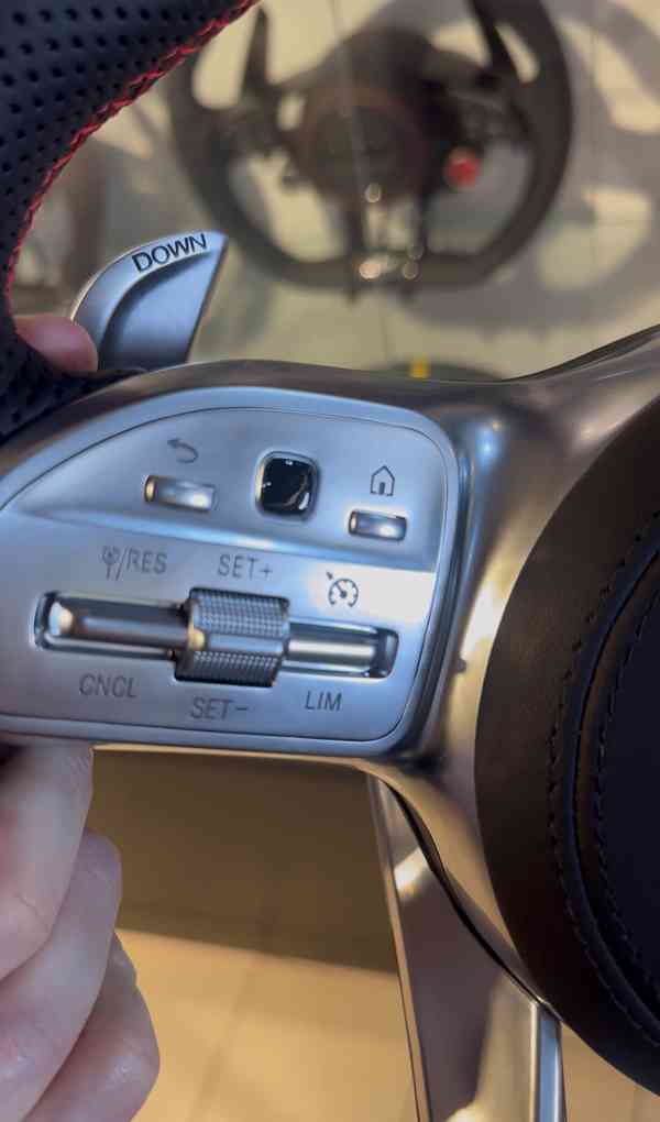MERCEDES BENZ AMG - VOLANT (KUZE) - foto 2