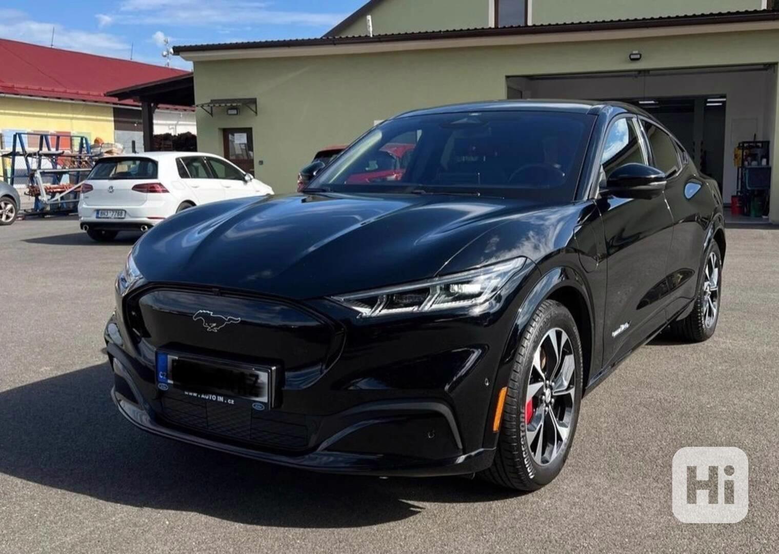 Ford Mustang Mach-E - foto 1