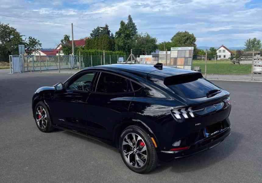 Ford Mustang Mach-E - foto 4