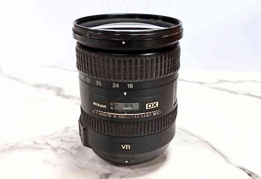 Nikon D90 - objektiv DX SWM VR 18-200 - foto 6