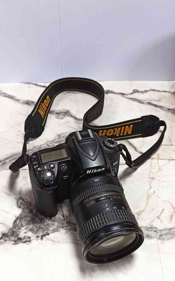 Nikon D90 - objektiv DX SWM VR 18-200 - foto 2