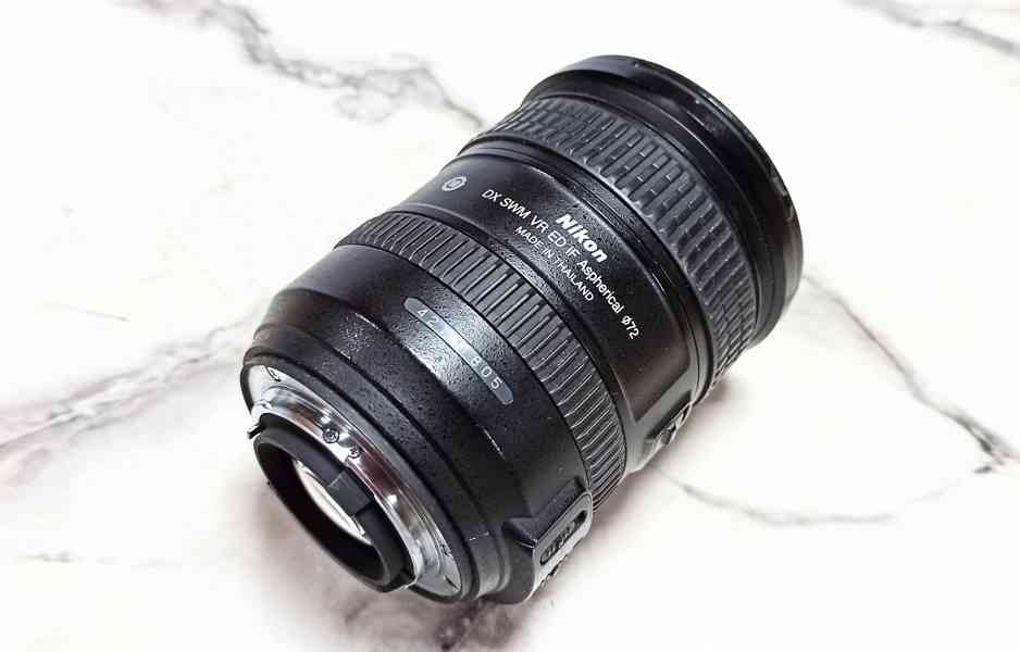 Nikon D90 - objektiv DX SWM VR 18-200 - foto 5