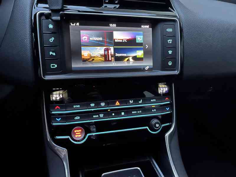 Jaguar XE ročník 2016 - foto 5
