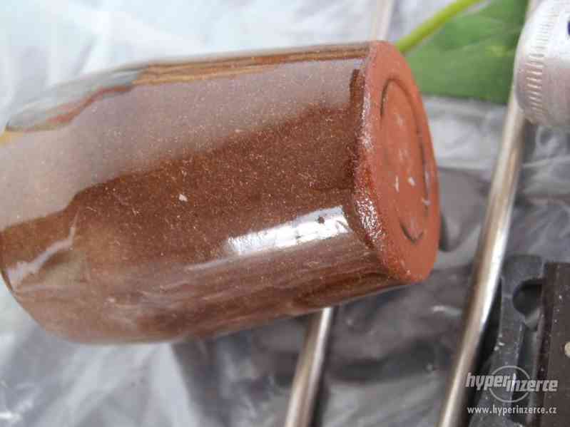 keramika, pohárek s glazurou, hnědý  - a drobnosti - foto 6