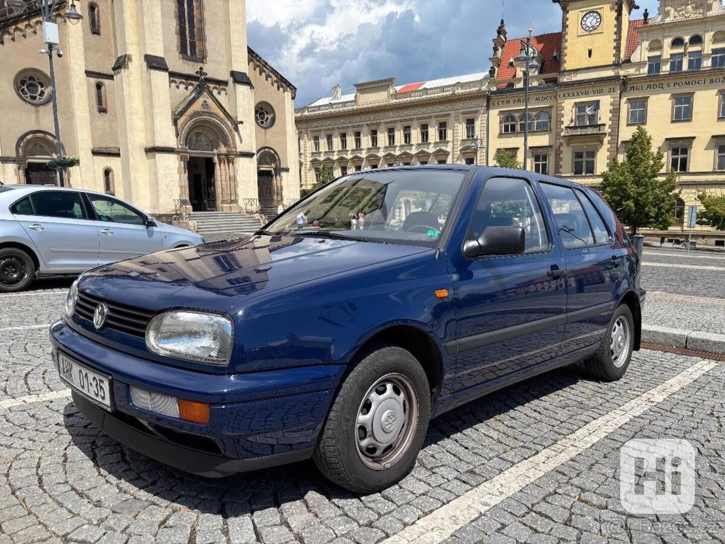 Volkswagen Golf 1,6   Výjimečný stav, YOUNGTIMER - foto 1
