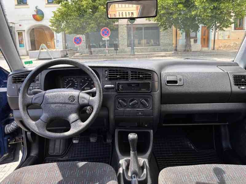 Volkswagen Golf 1,6   Výjimečný stav, YOUNGTIMER - foto 12