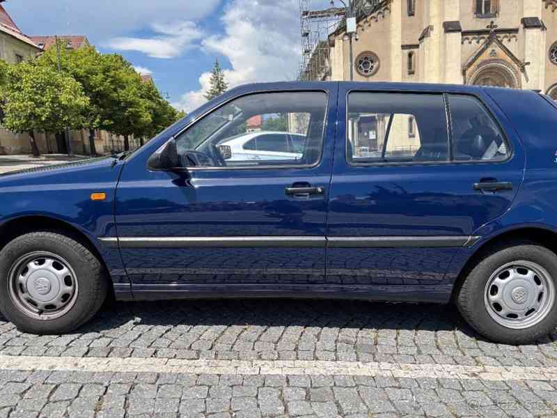 Volkswagen Golf 1,6   Výjimečný stav, YOUNGTIMER - foto 10