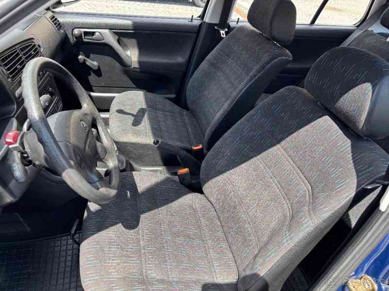 Volkswagen Golf 1,6   Výjimečný stav, YOUNGTIMER - foto 8