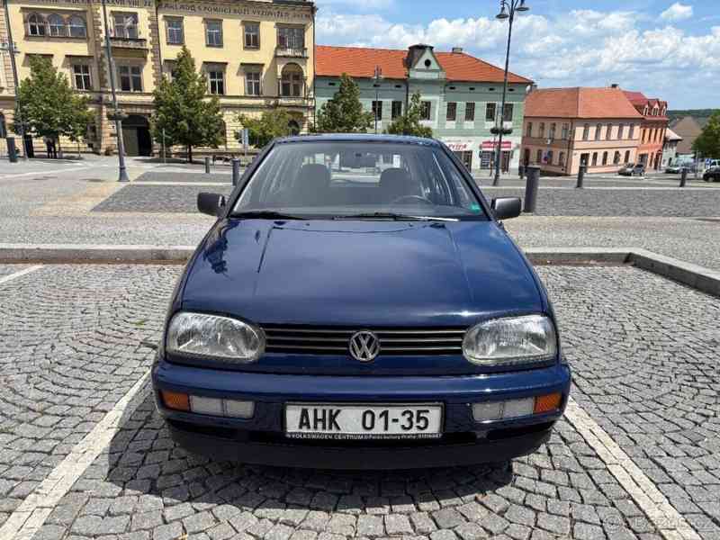 Volkswagen Golf 1,6   Výjimečný stav, YOUNGTIMER - foto 7