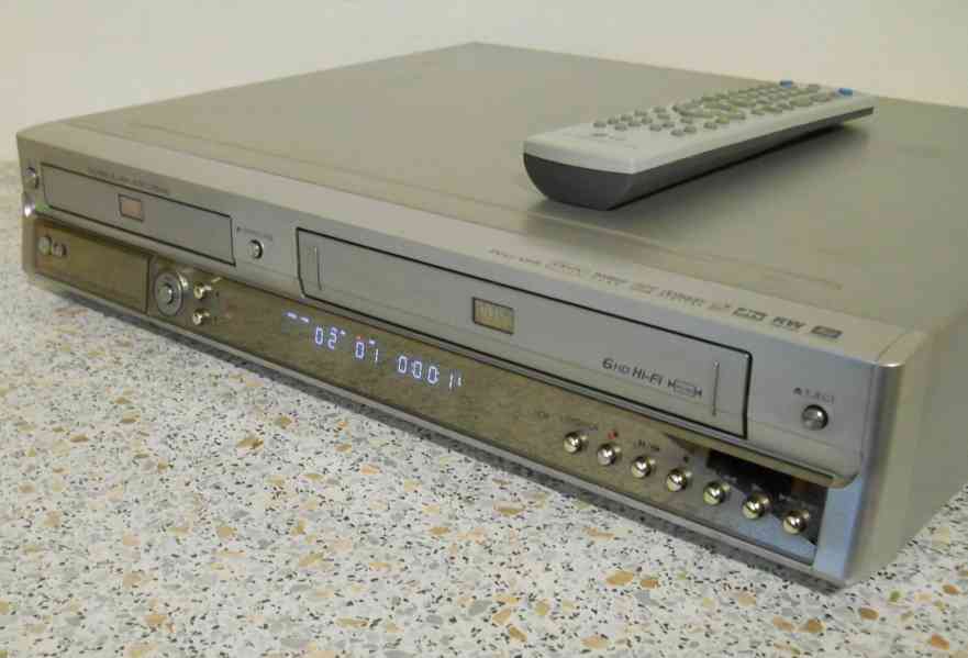 ⚠️VHS-DVD rekordér LG RC7300 - foto 4