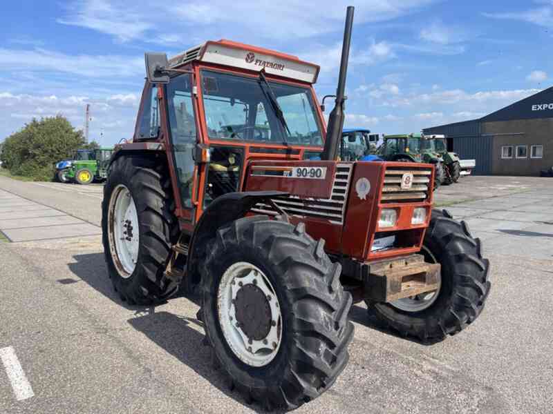 Tractor Fiat 90-90 - foto 3