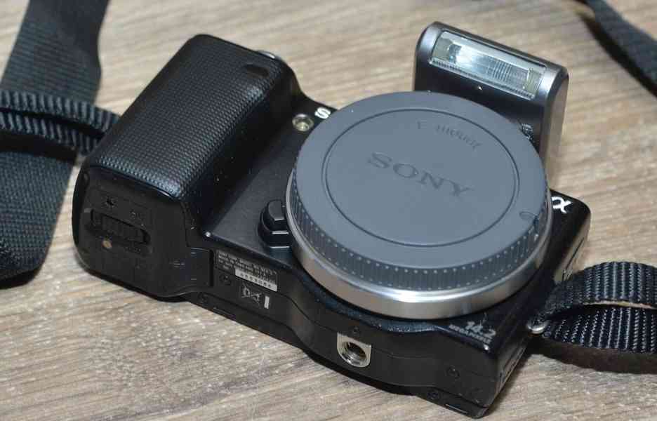 Sony NEX-5 *APS-C 14MPix CMOS*Full HDV* 60000 Exp. - foto 6