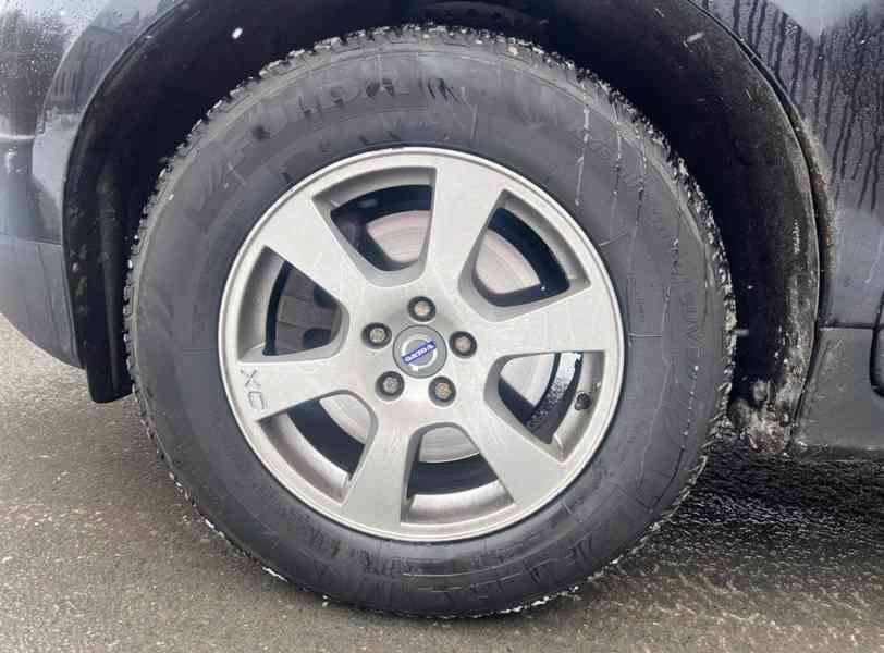 Volvo XC60 2.4D 4x4 Momentum 120kw - foto 15