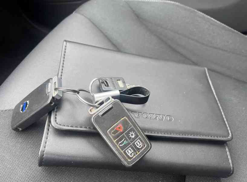 Volvo XC60 2.4D 4x4 Momentum 120kw - foto 19