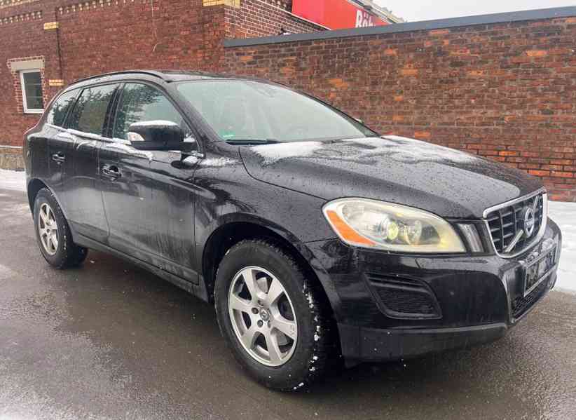 Volvo XC60 2.4D 4x4 Momentum 120kw - foto 1