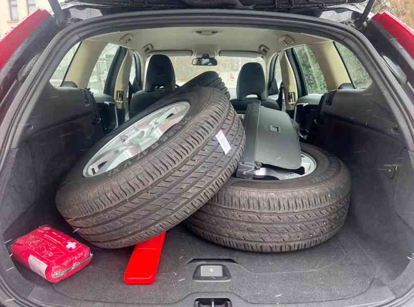 Volvo XC60 2.4D 4x4 Momentum 120kw - foto 16